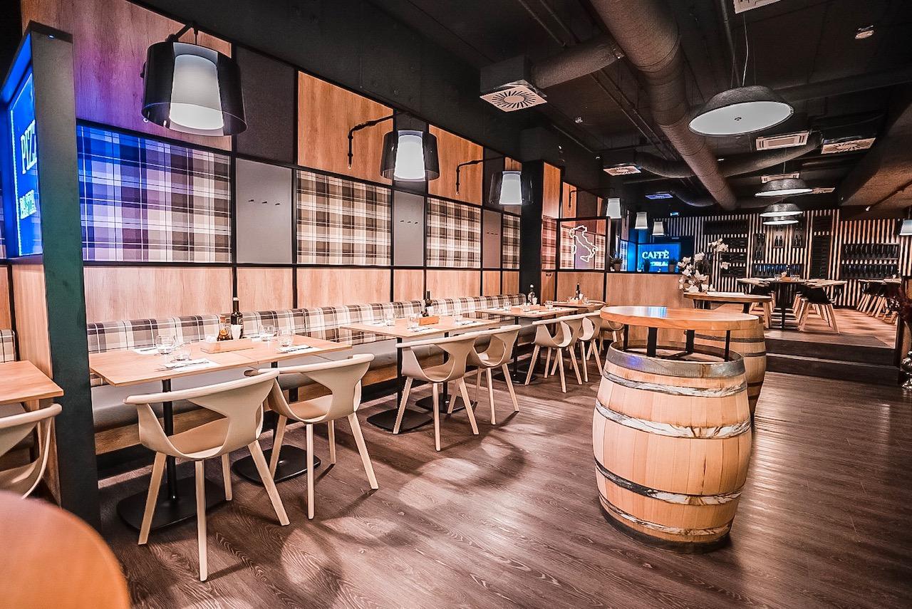 SPOLEČNĚ U JEDNOHO STOLU